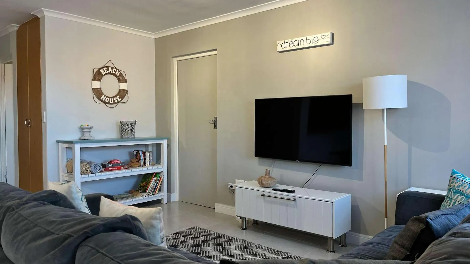 South Shore Stay - Family-Friendly Stay By The Sea Fish Hoek Apartment